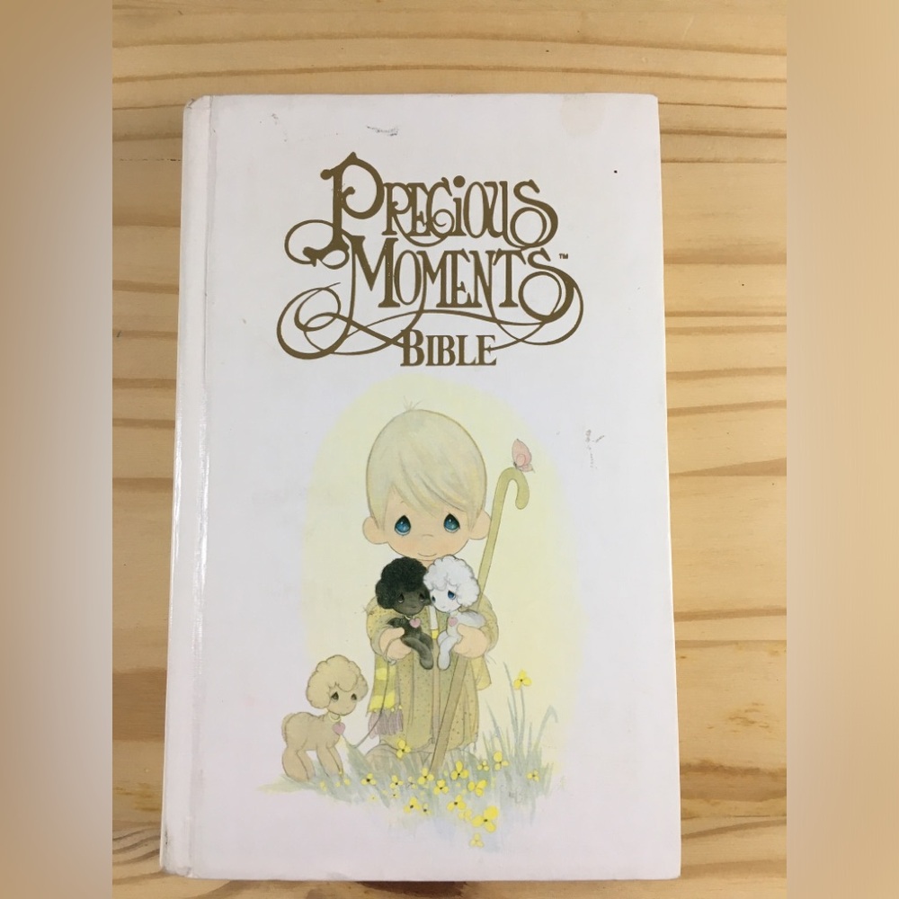 Precious Moments Illustrated Bible - White Cover with Pastel Artwork